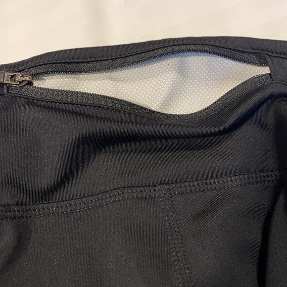 Nike cropped mesh detail legging - Picture 8 of 11